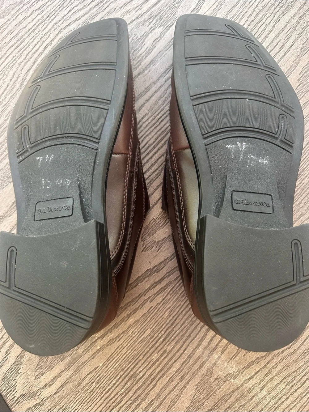 G.H. Bass Men's Brown Leather Slip-On Loafers — Comfortable Everyday Dress Shoes